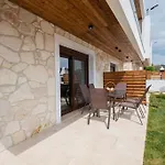 Coralé Seaside Villa
