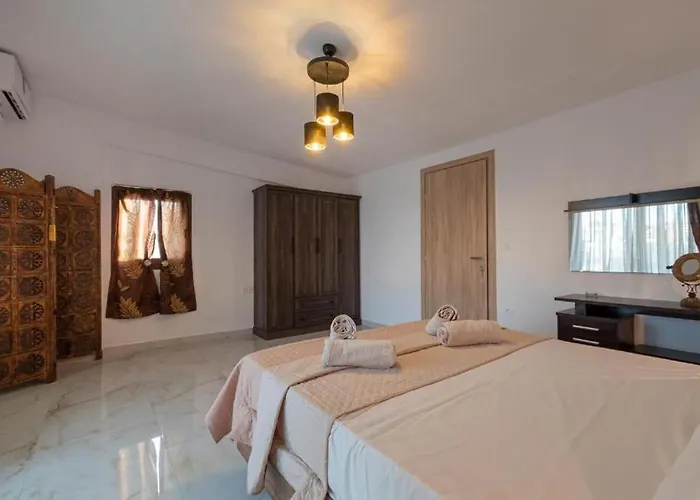 Coralé Seaside Villa *