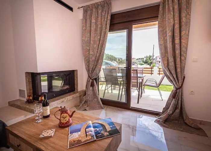 Corale Seaside Villa Nikíti