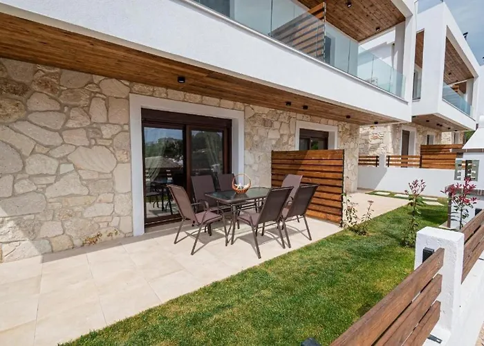 Coralé Seaside Villa *